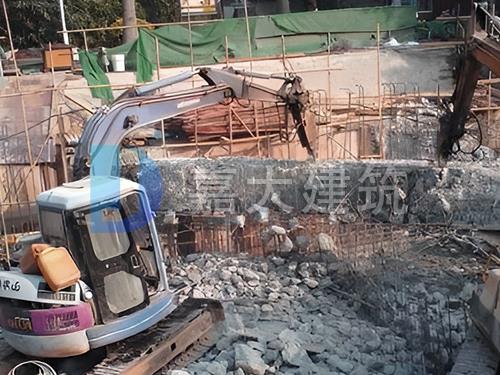 基礎支撐梁拆除